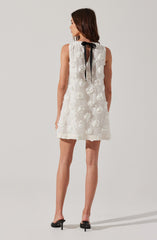 Floria 3D Floral Appliqu茅 Dress