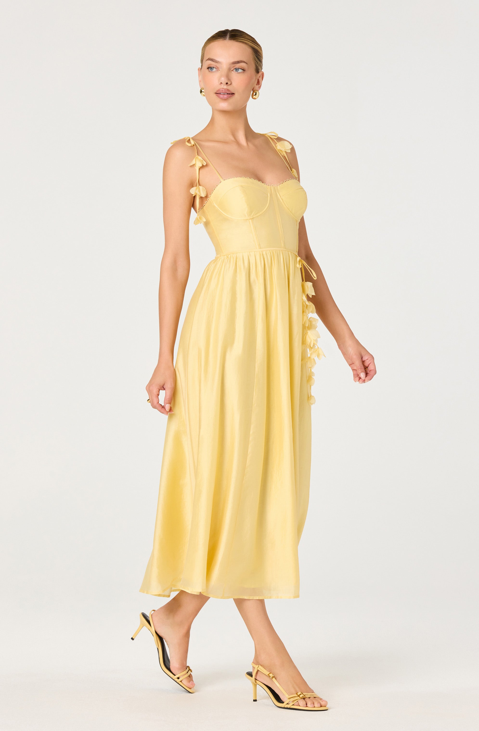 Halcyon 3D Flower Appliqu茅 Midi Dress