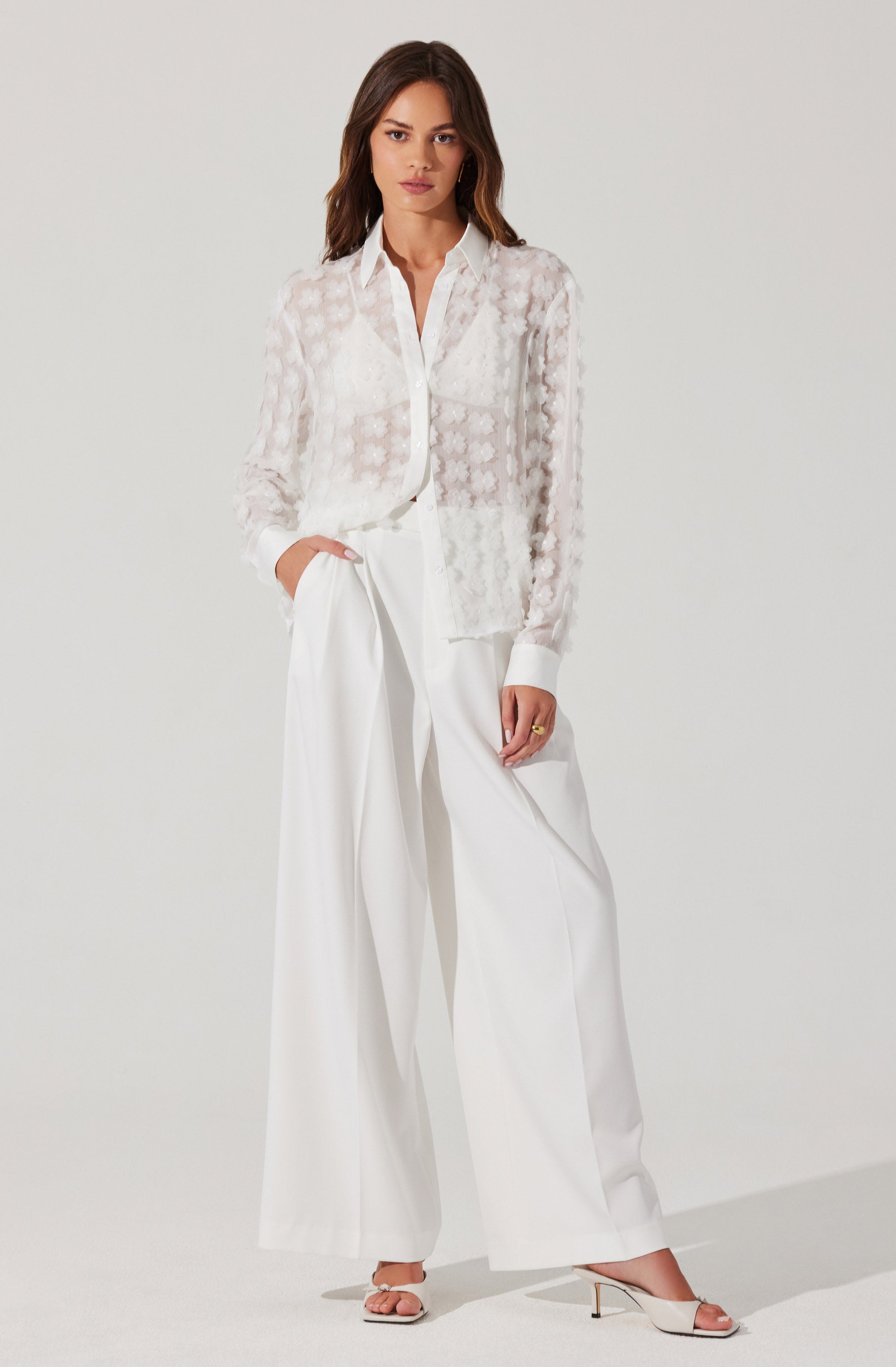 Ioannis 3D Floral Appliqu茅 Shirt