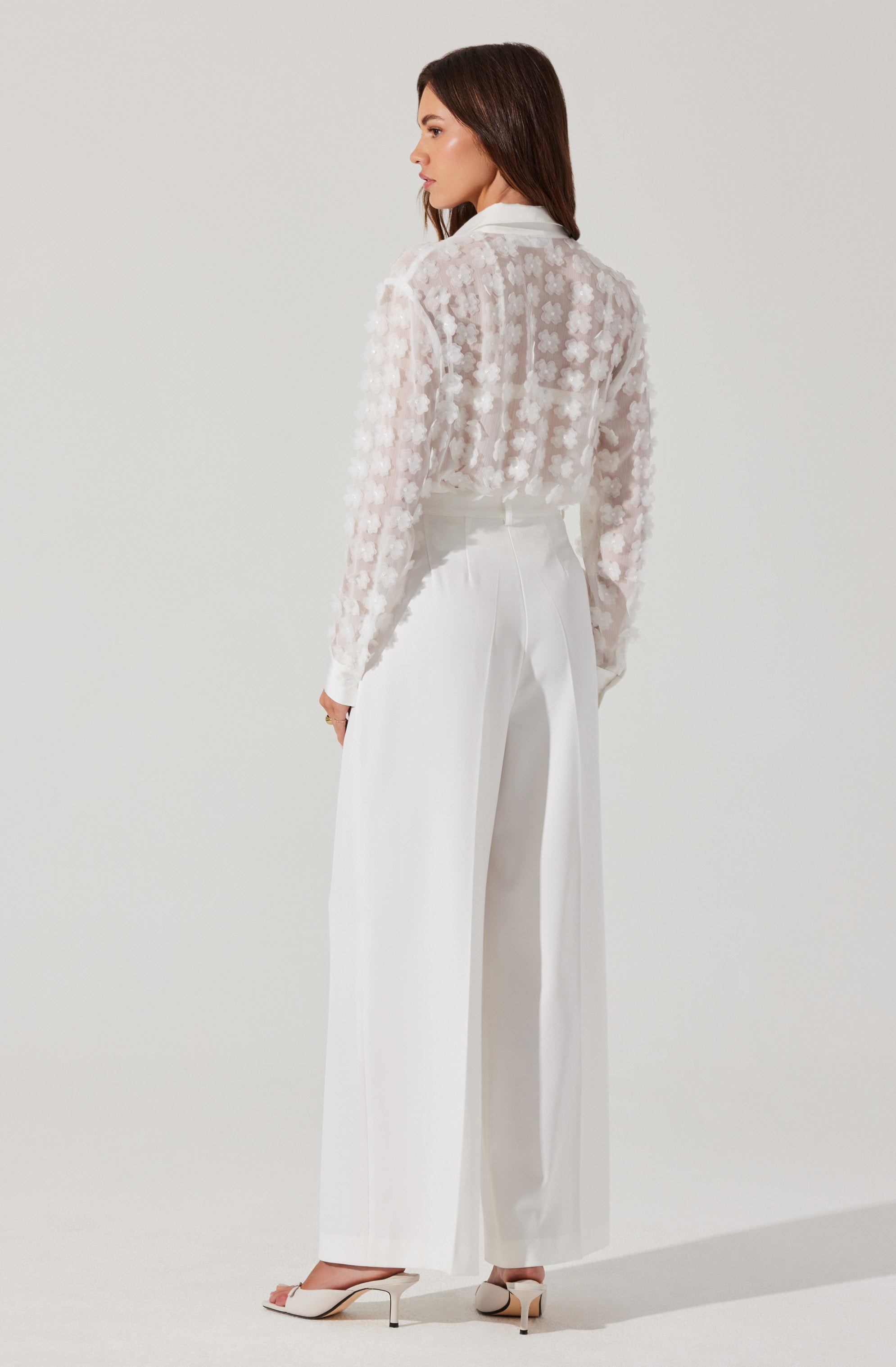 Ioannis 3D Floral Appliqu茅 Shirt