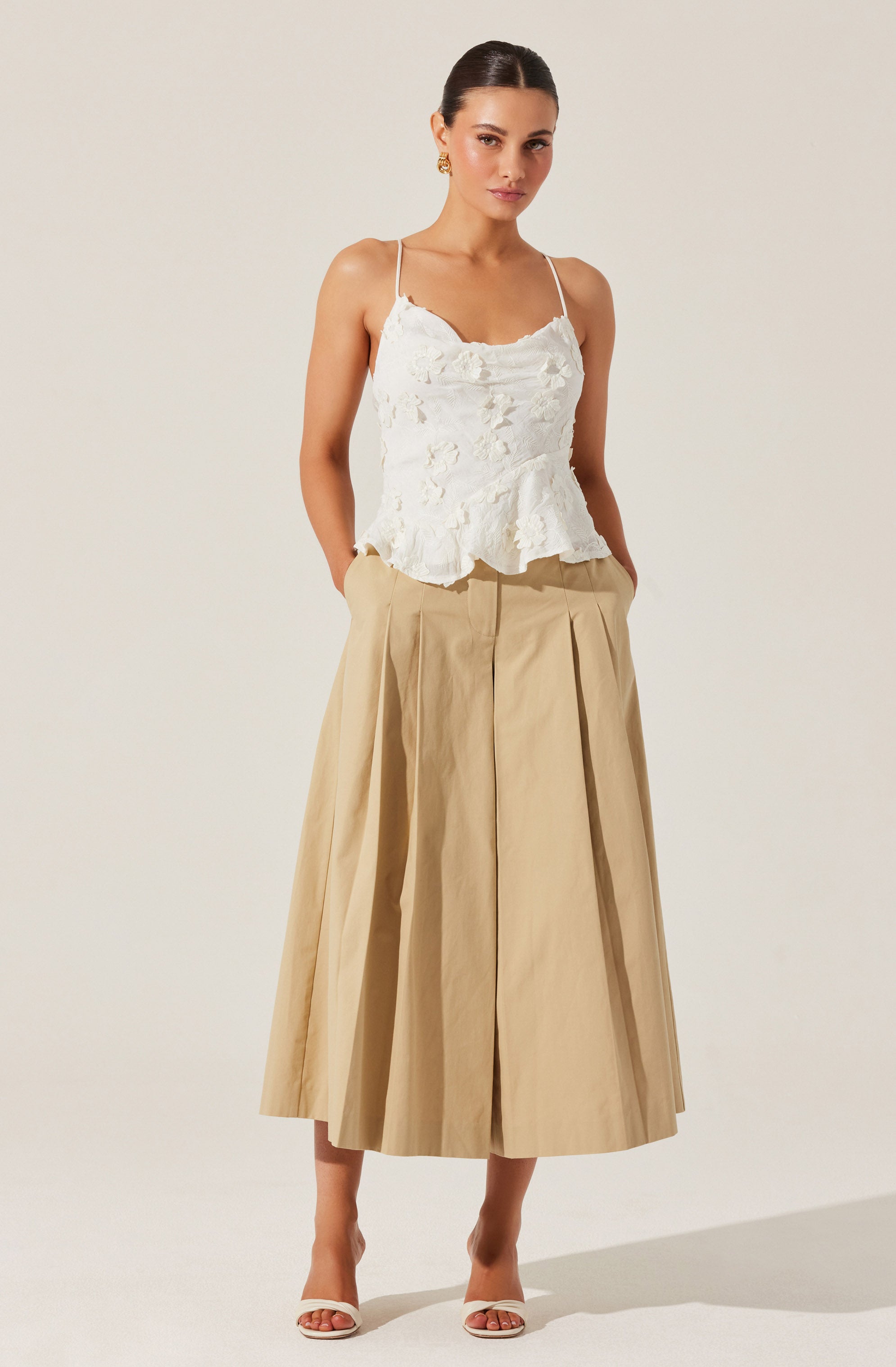 Everli Floral Appliqu茅 Camisole Top
