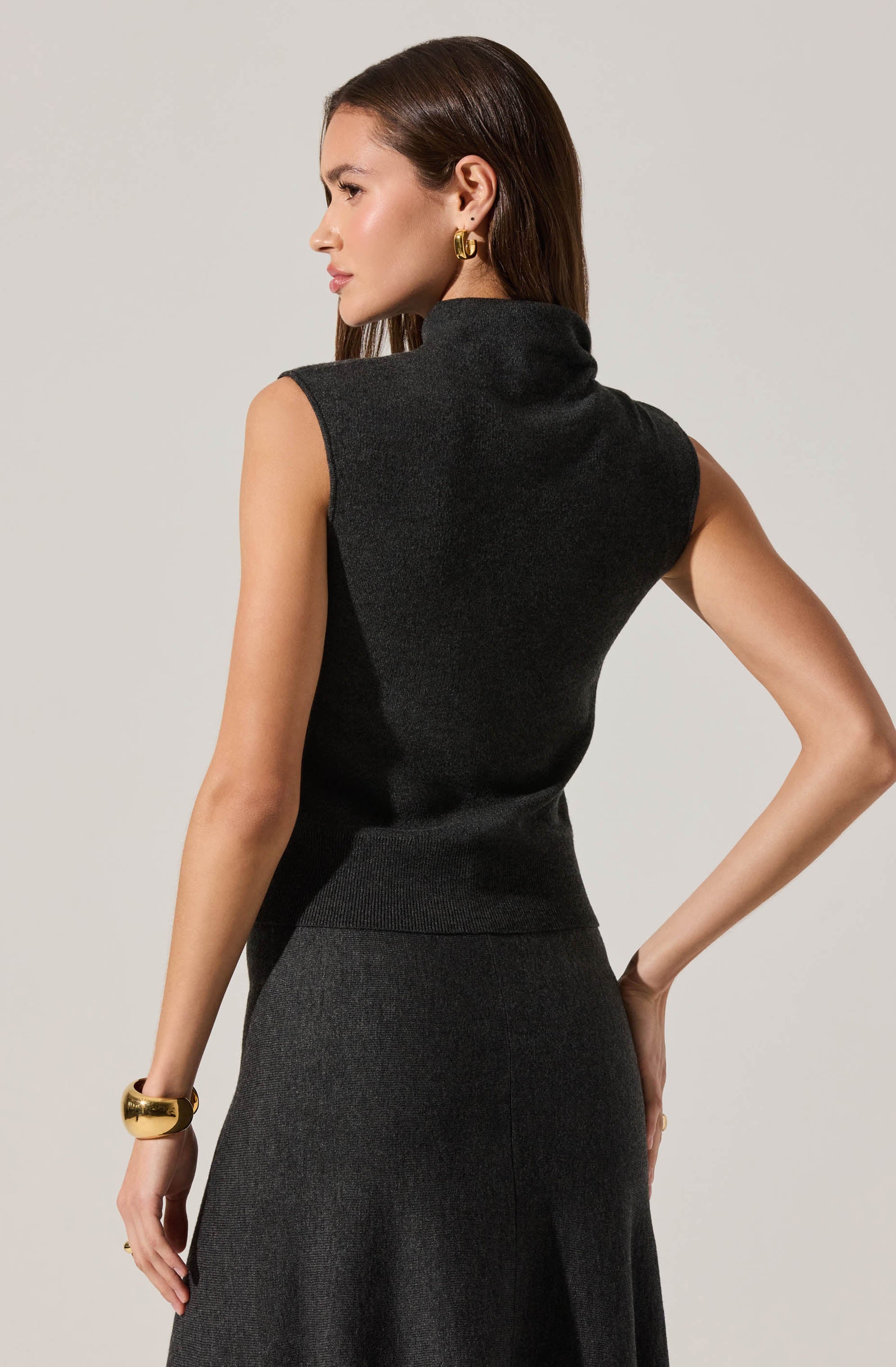 Deora Sleeveless Mock Neck Sweater