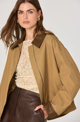 Contrast collar jacket