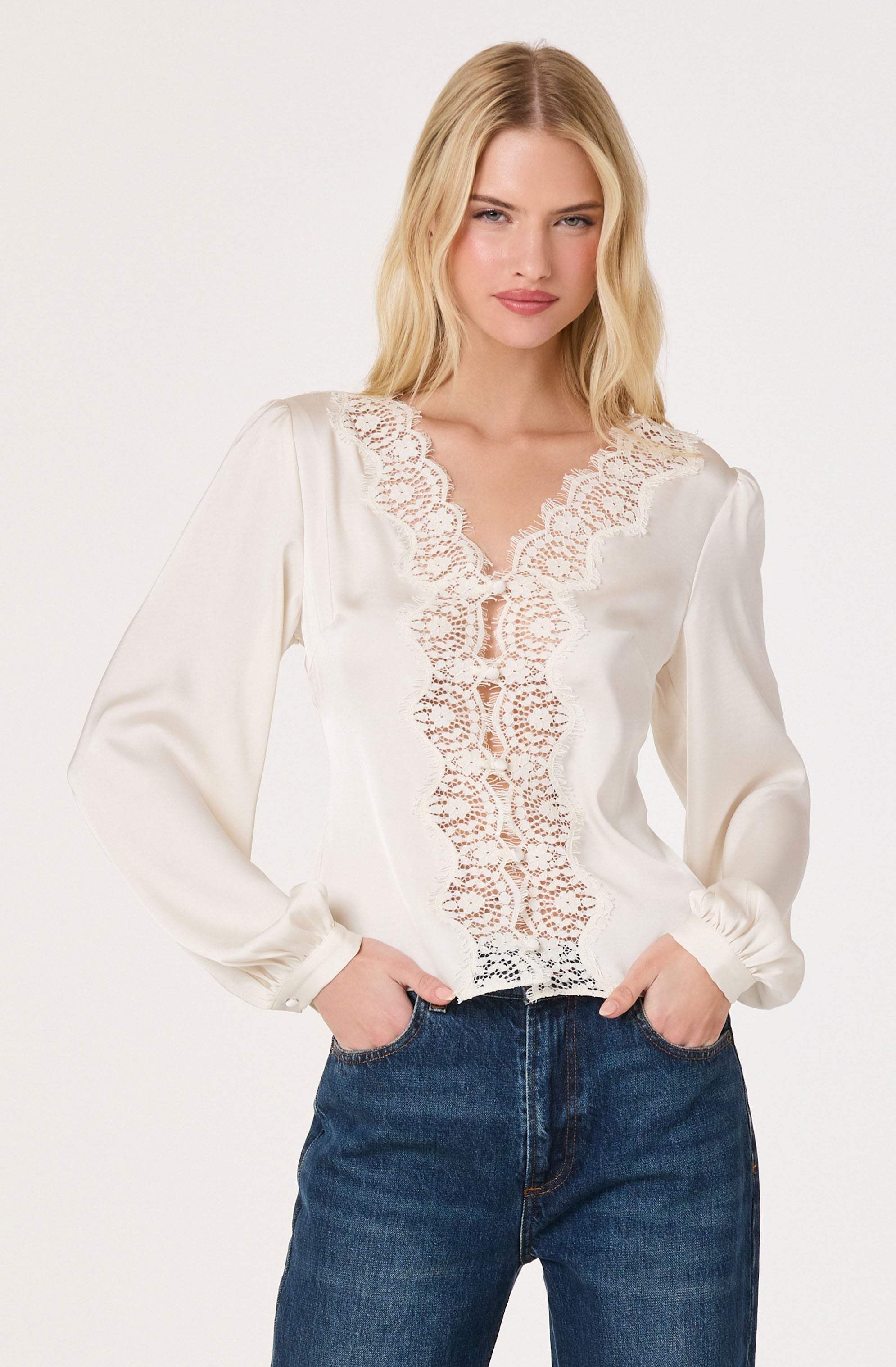 Beno卯te Lace Trim Satin Blouse