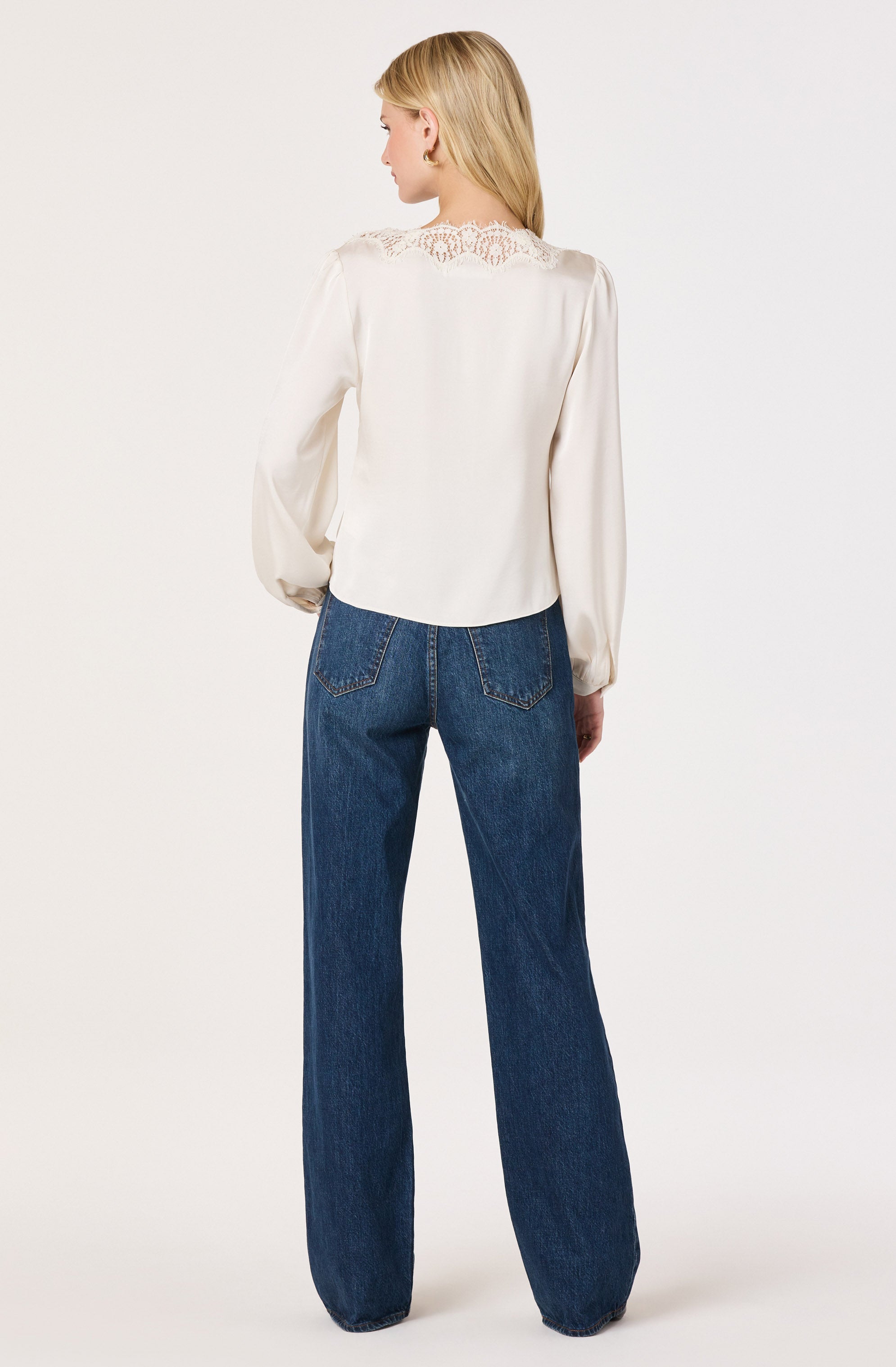 Beno卯te Lace Trim Satin Blouse